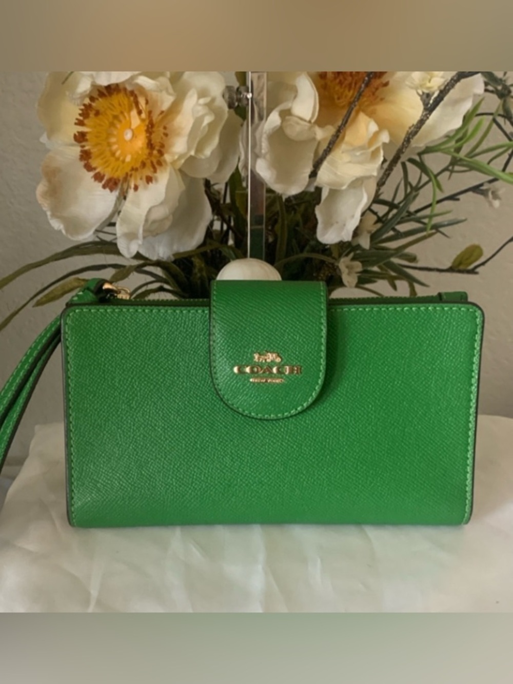 COACH LARGE TECH PHONE WALLET IN KELLY GREEN LEATHER C2869
